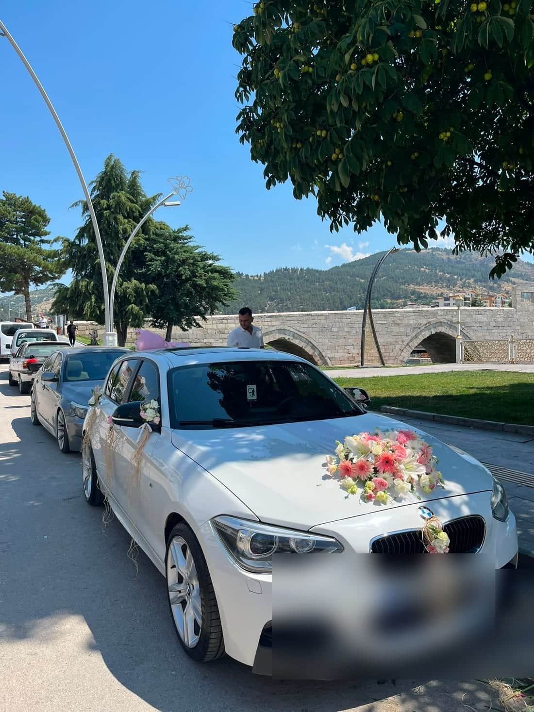 FloraMia Tokat çiçekçi gelin arabası çiçek süslemesi