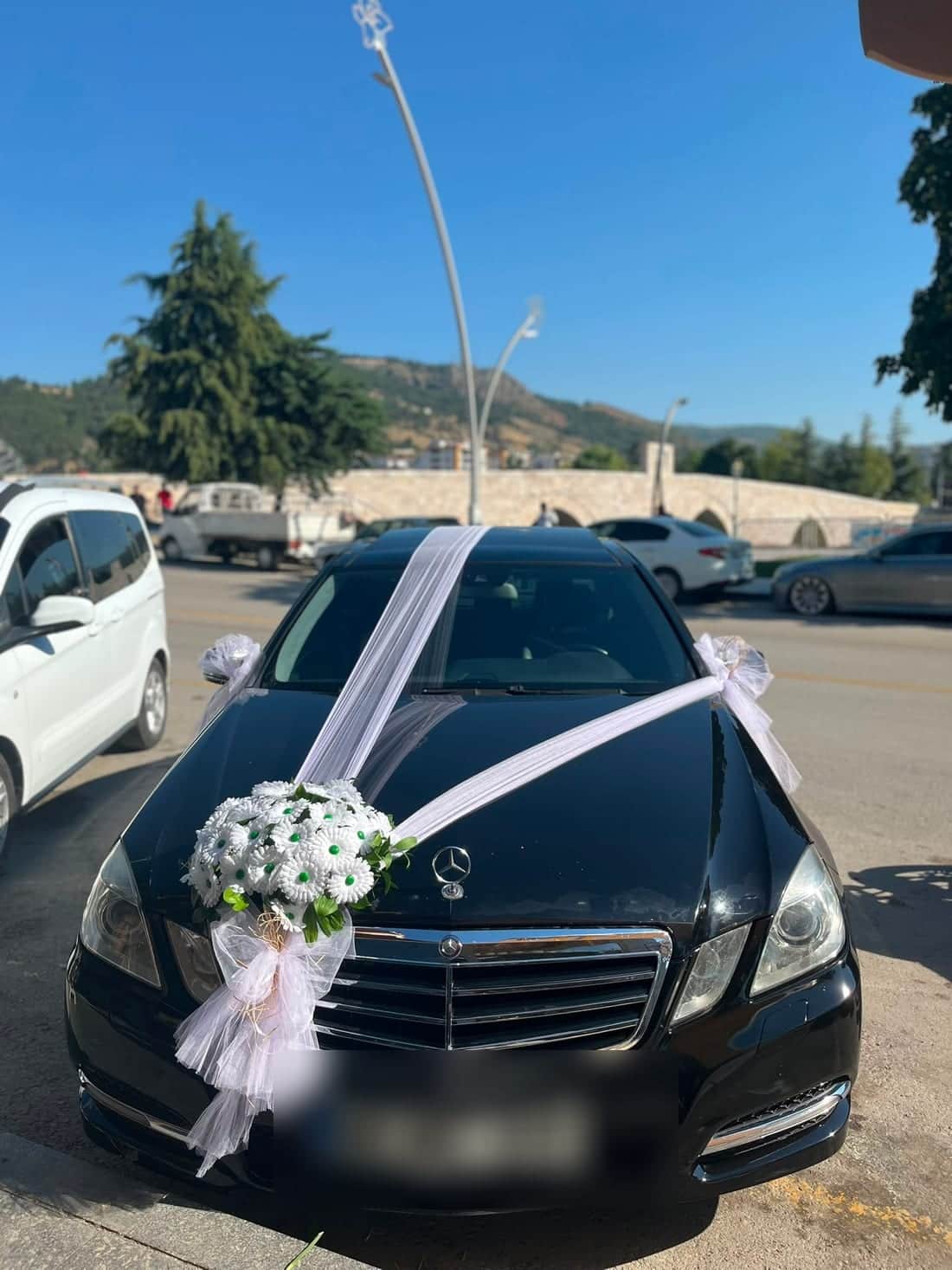 FloraMia Tokat çiçekçi özel gün araba süslemesi
