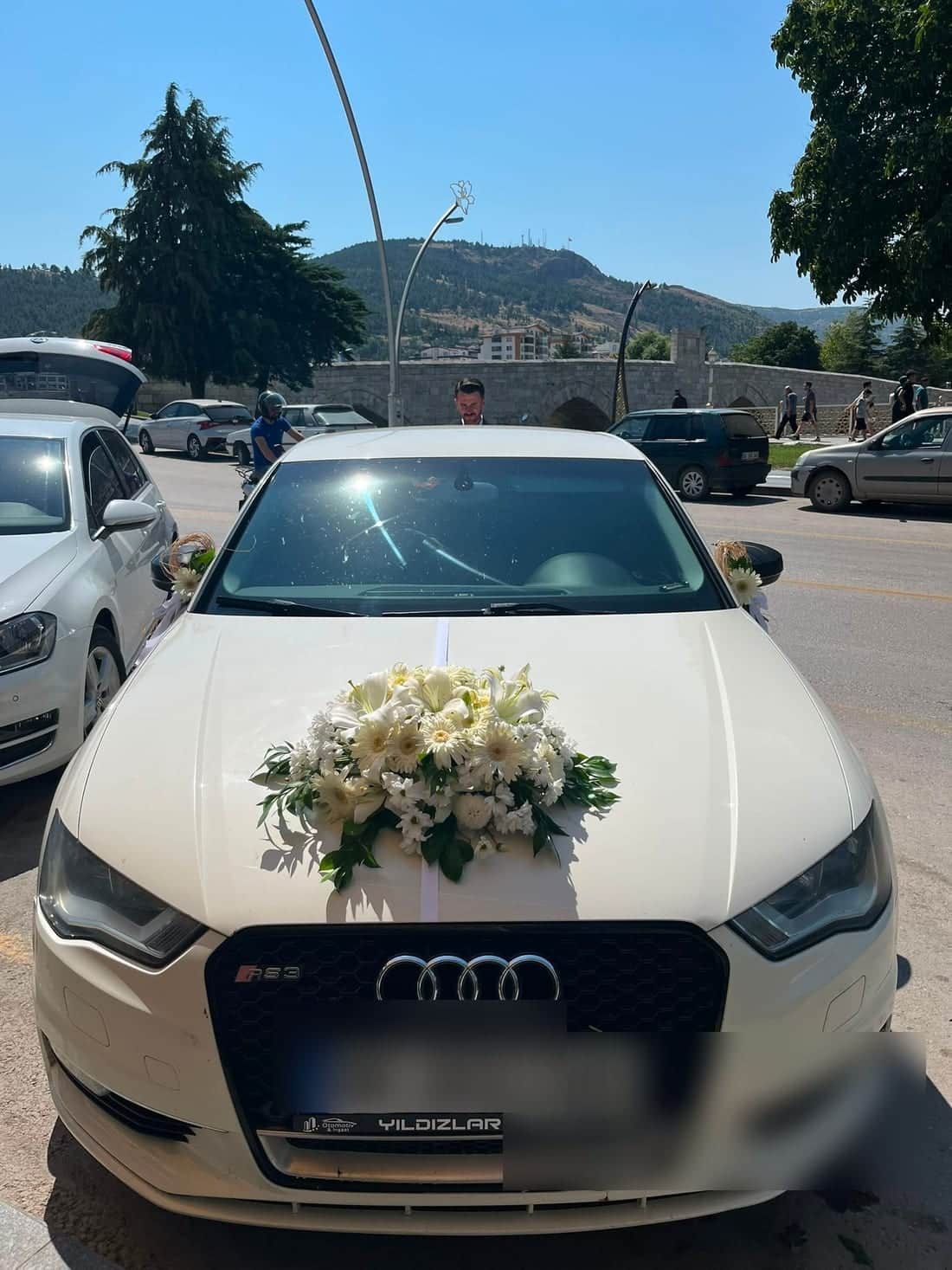 FloraMia Tokat çiçekçi gelin arabası buket süslemesi