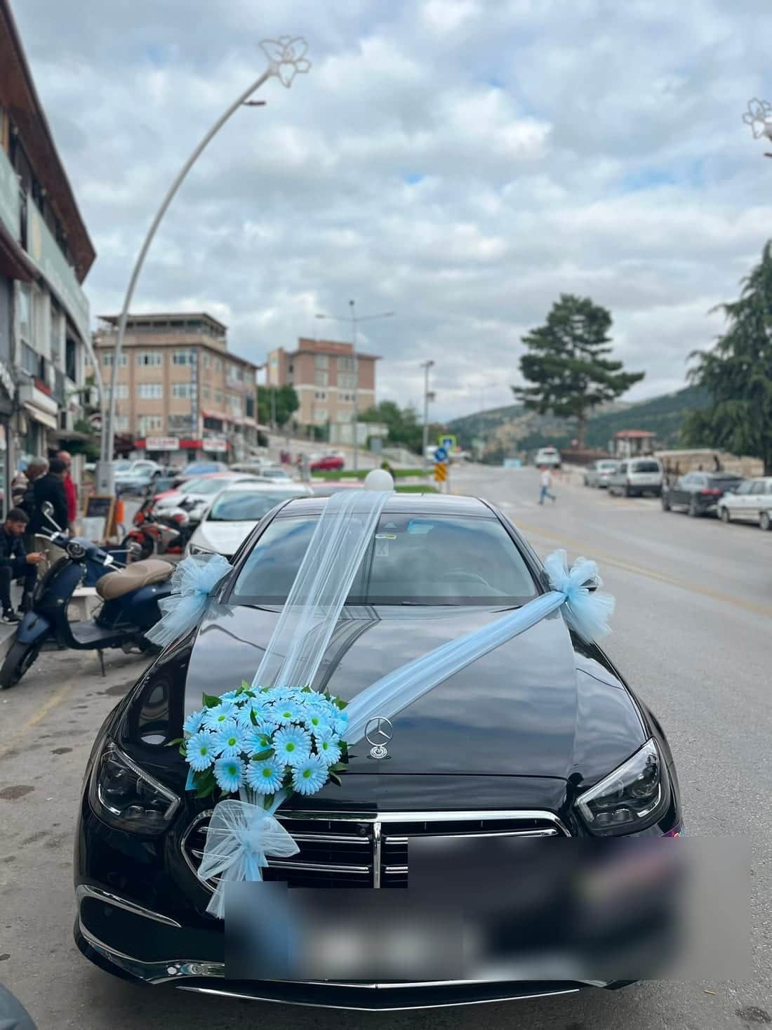 FloraMia Tokat çiçekçi özel gün araba süslemesi