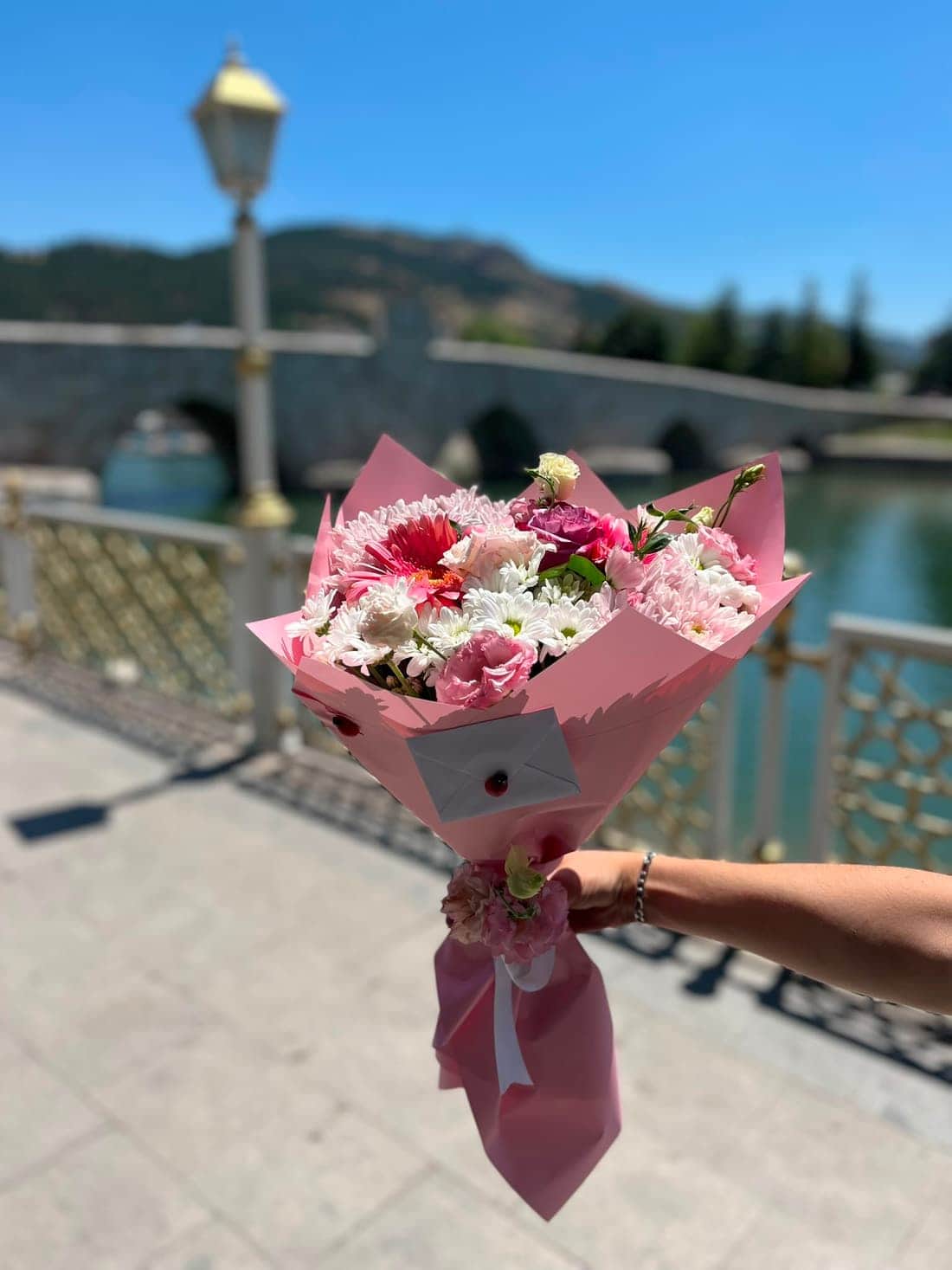 FloraMia Tokat çiçekçi mevsim çiçekleri buketi