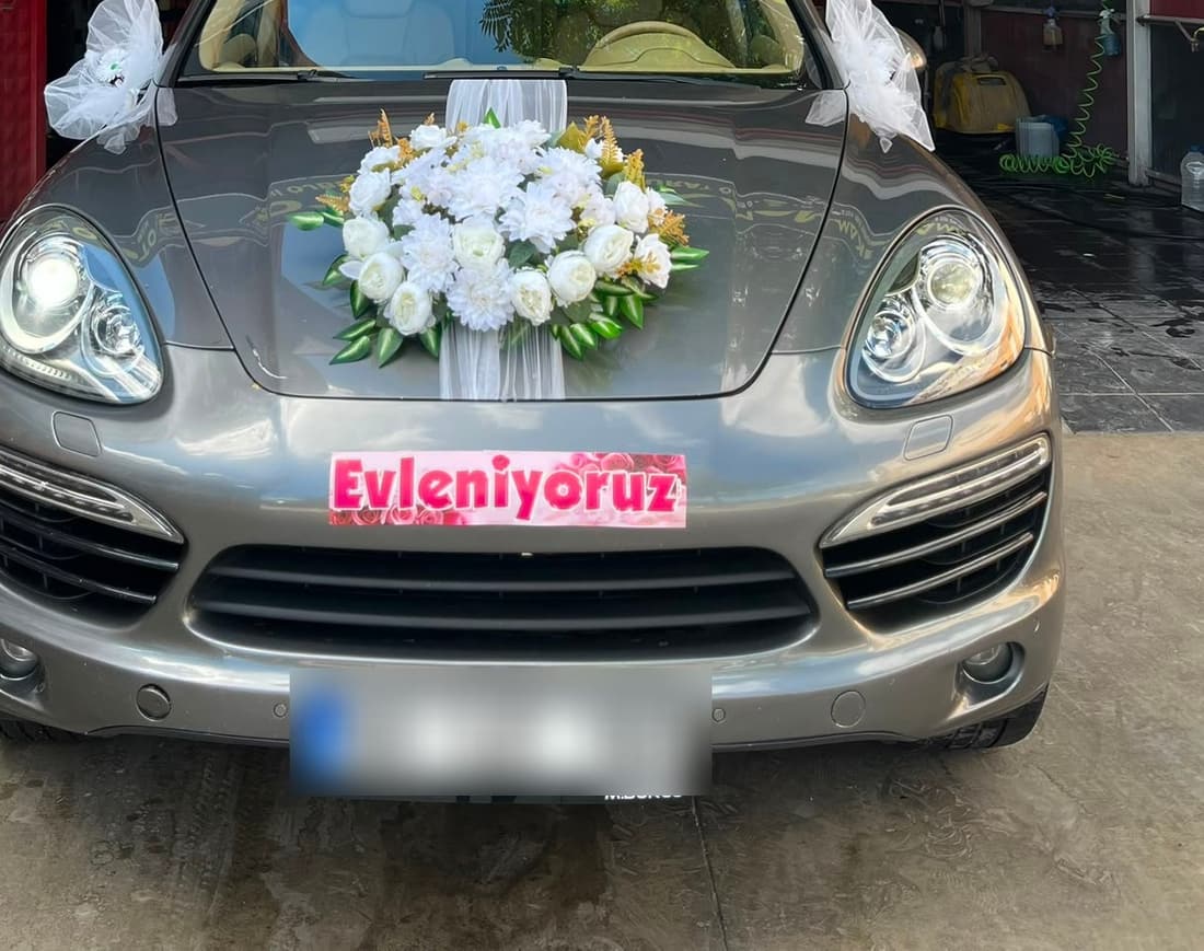 Gelin arabası çiçek süslemesi